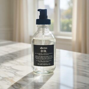 Davines OI Oil - Clear Bottle with Dark Blue Pump